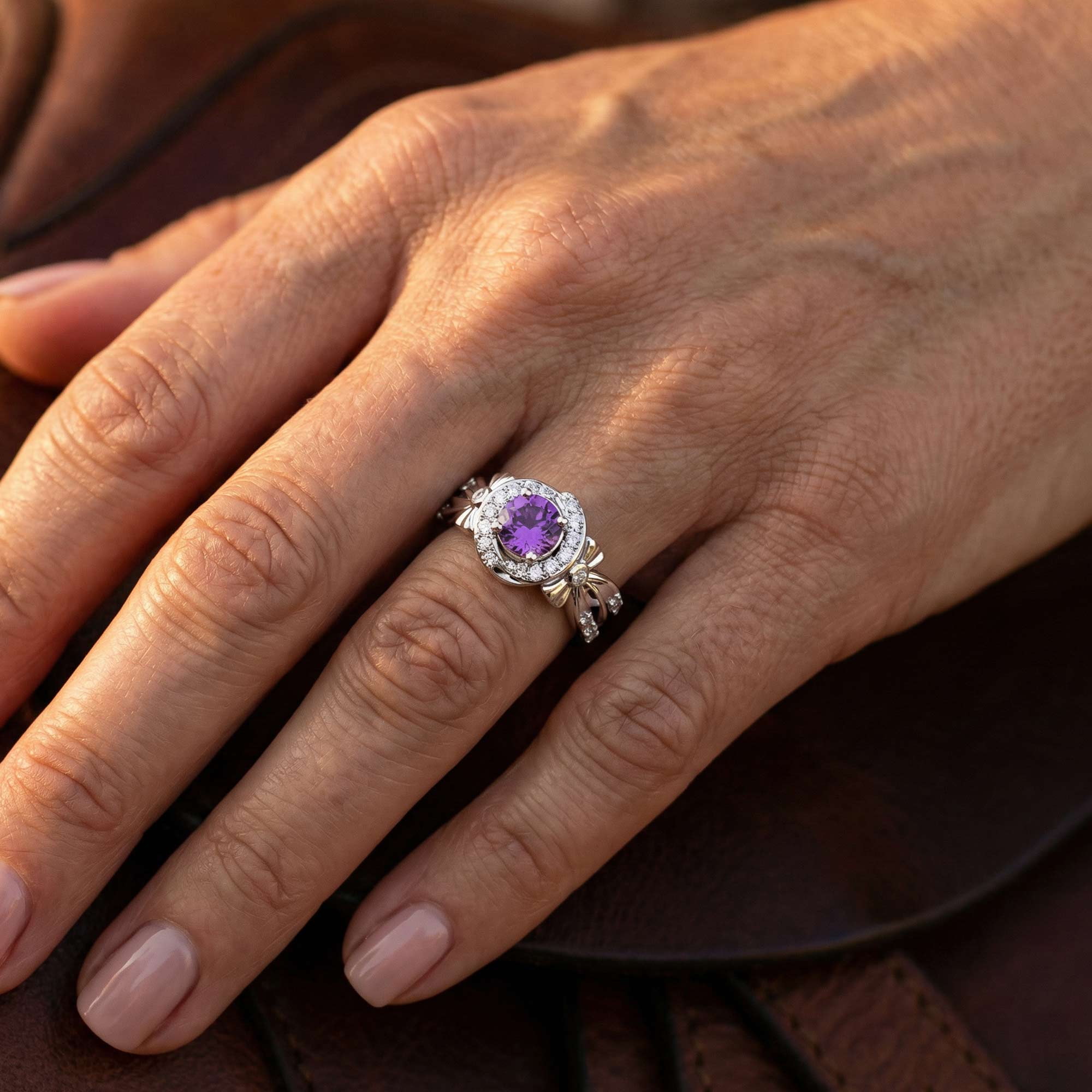 Graceful Bow Entwined Ring - Amethyst 2