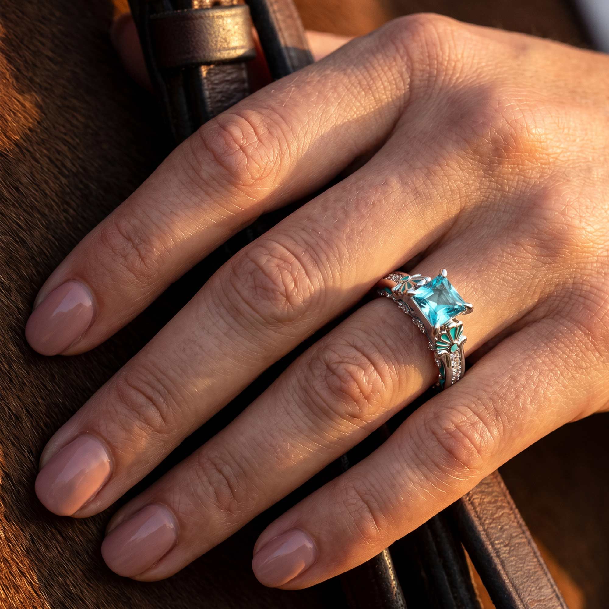 Lumen Crest Ring - Aquamarine 2