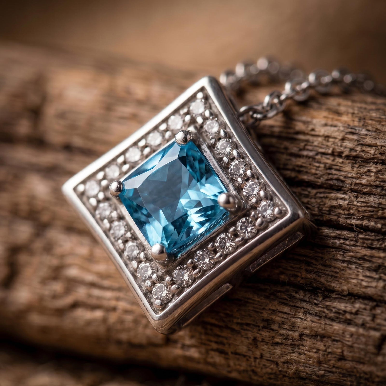 Soulful Waters Necklace - Aquamarine 3
